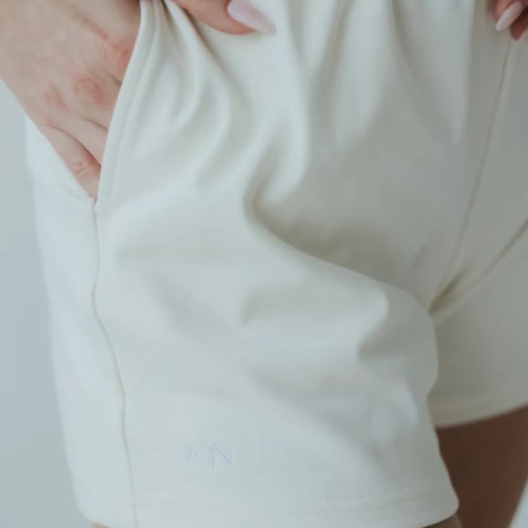 Klassy Network Lounge Shorts Cream XL - Picture 2 of 4